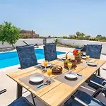Ritas Villa *