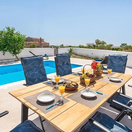 Ritas Villa *